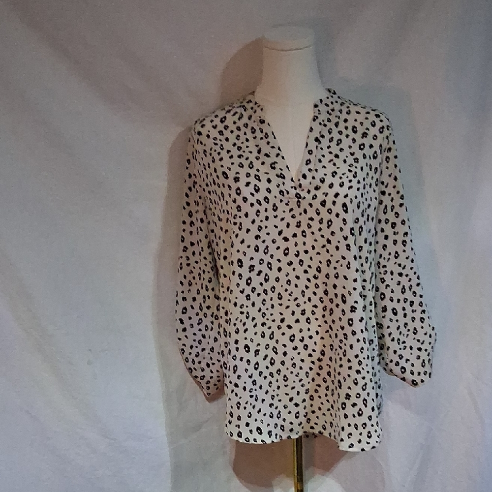 Lush White and Black Relaxed Blouse with Mandarin Collar